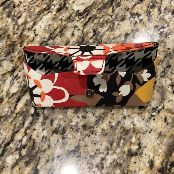 Glasses Case - Vera Bradley - Picture 3 of 3